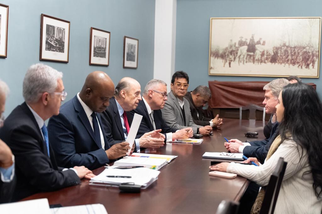 Canciller Leyva sostuvo reunión con congresista republicano.