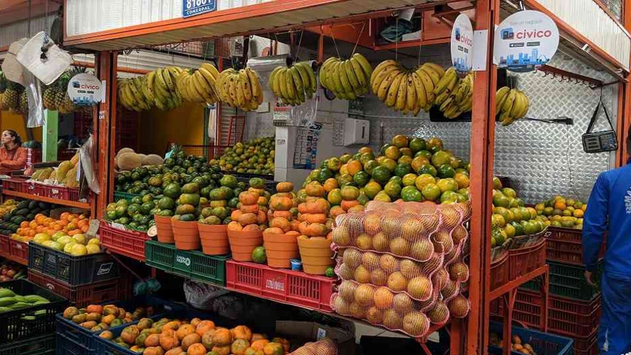Ventas del comercio minorista de Colombia bajaron 14,2% en junio.