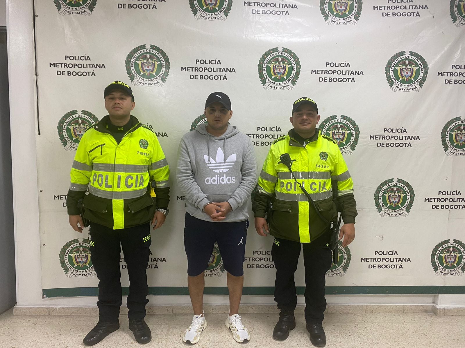 Según la Policía, el capturado es un presunto cabecilla de una organización dedicada al microtráfico en el centro de Bogotá, tenía circula azul de Interpol.