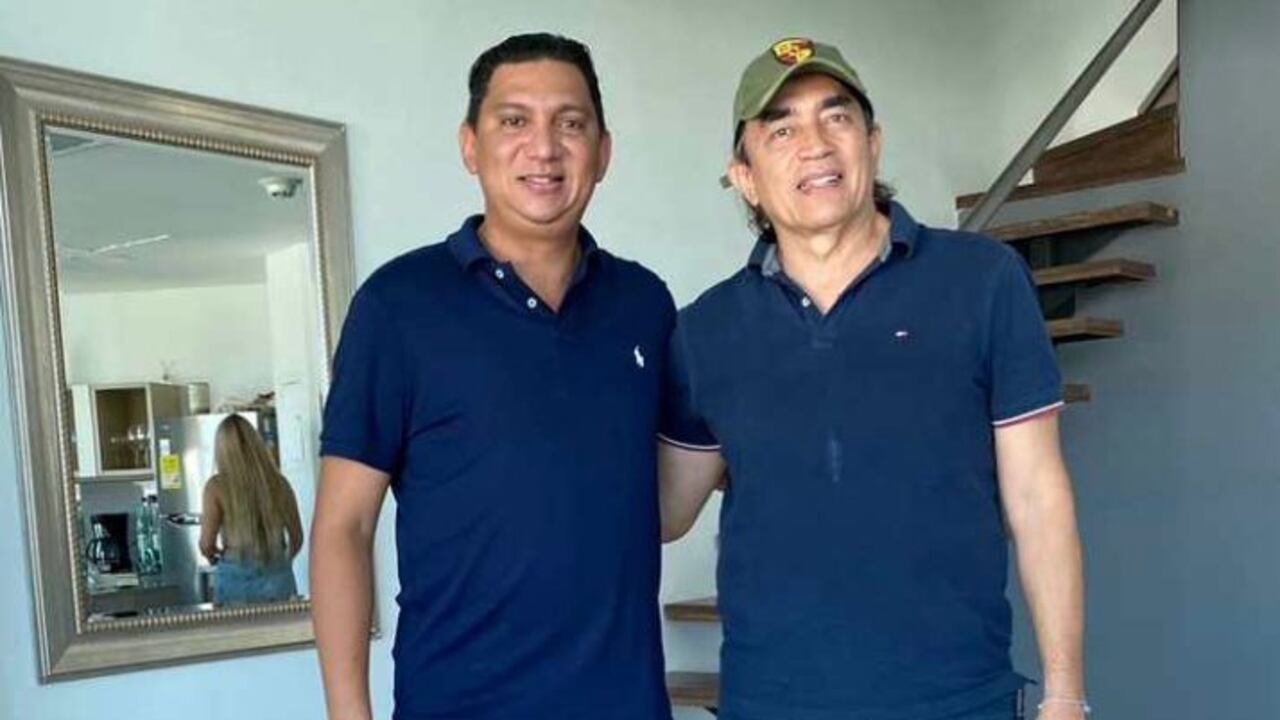 A la izquierda, Rigail Romero y a la derecha Gustavo Bolívar.