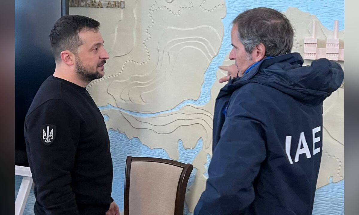 El presidente de Ucrania y el líder de la OIEA hablaron del riesgo de la planta de Zaporiyia, y llaman a su desalojo por parte de tropas rusas.