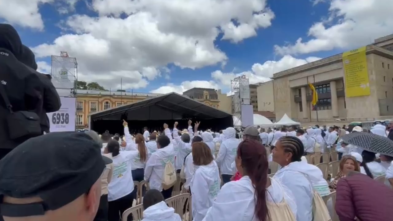 Evento acto de reconocimiento exterminio UP.