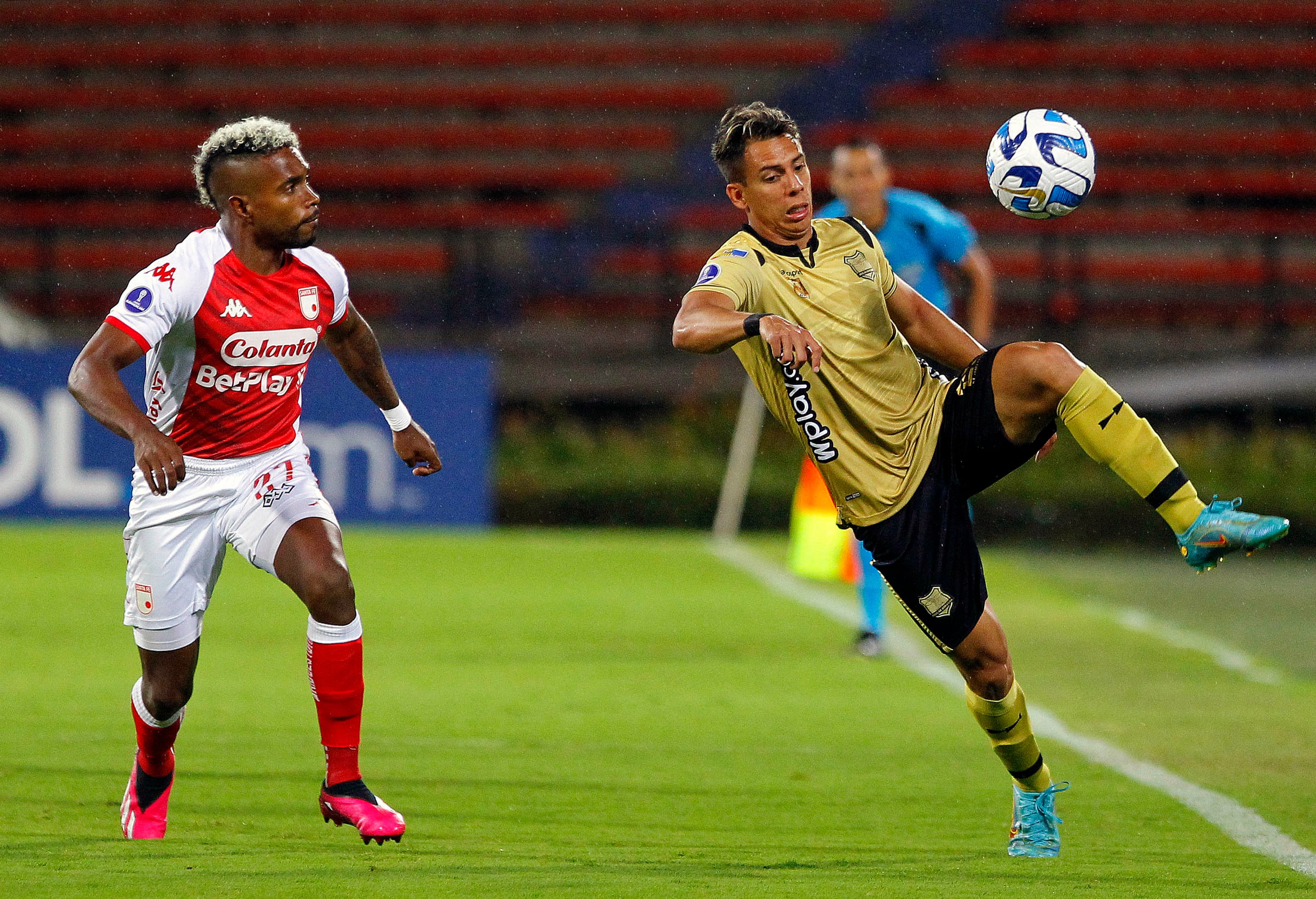 Águilas Doradas y Santa Fe, solo uno se quedaría con el cupo a la siguiente fase.