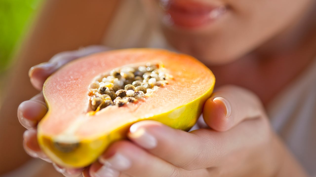 Polémica por el consumo de papaya y sus beneficios para la salud