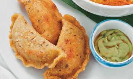 Hay diferentes sabores de empanadas. 