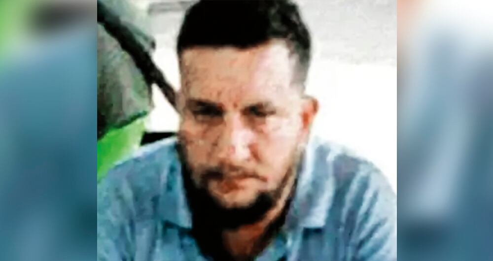 Alias Mascota o Mochacabezas era el papá biológico de Lyan. 