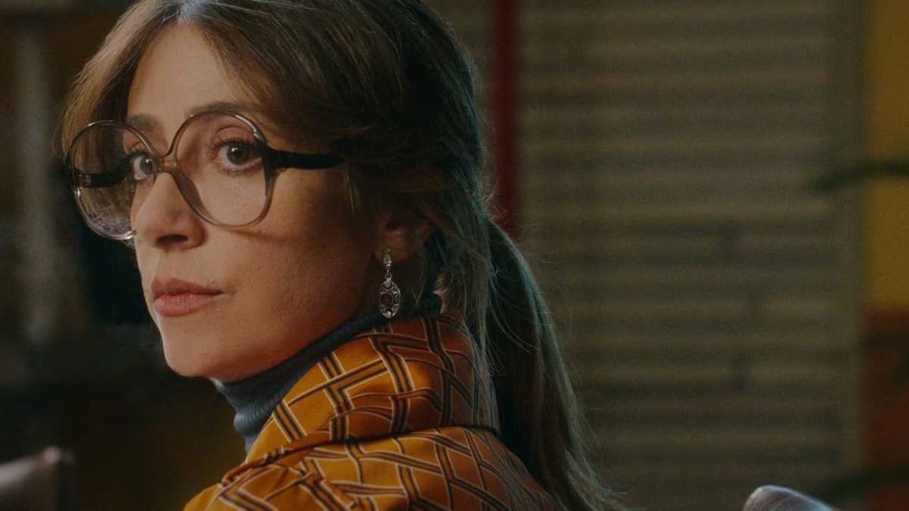 Ana Ramírez de Granados, interpretada por Verónica Orozco, es uno de los personajes más destacados en la reciente producción de Netflix "La primera vez".