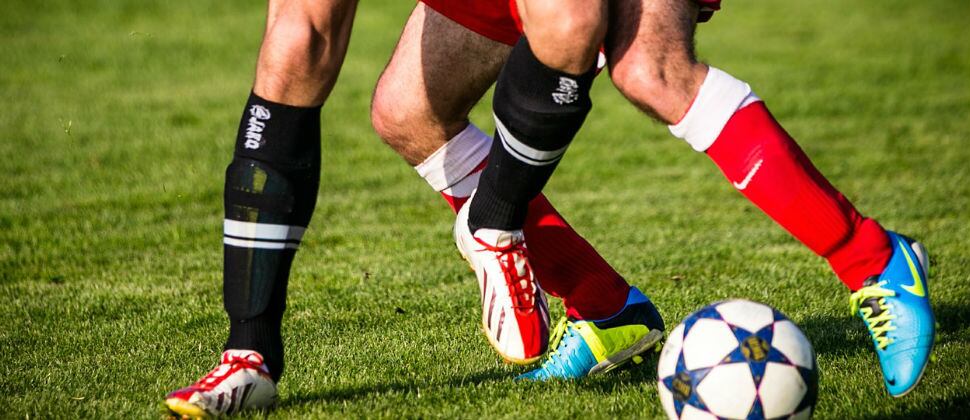 Evert Montero, presidente de Fecoljuegos, enfatiza la importancia de apostar en plataformas reguladas para garantizar la seguridad de las apuestas y contribuir al sistema de salud colombiano. Montero insta a los aficionados a utilizar únicamente las plataformas autorizadas.