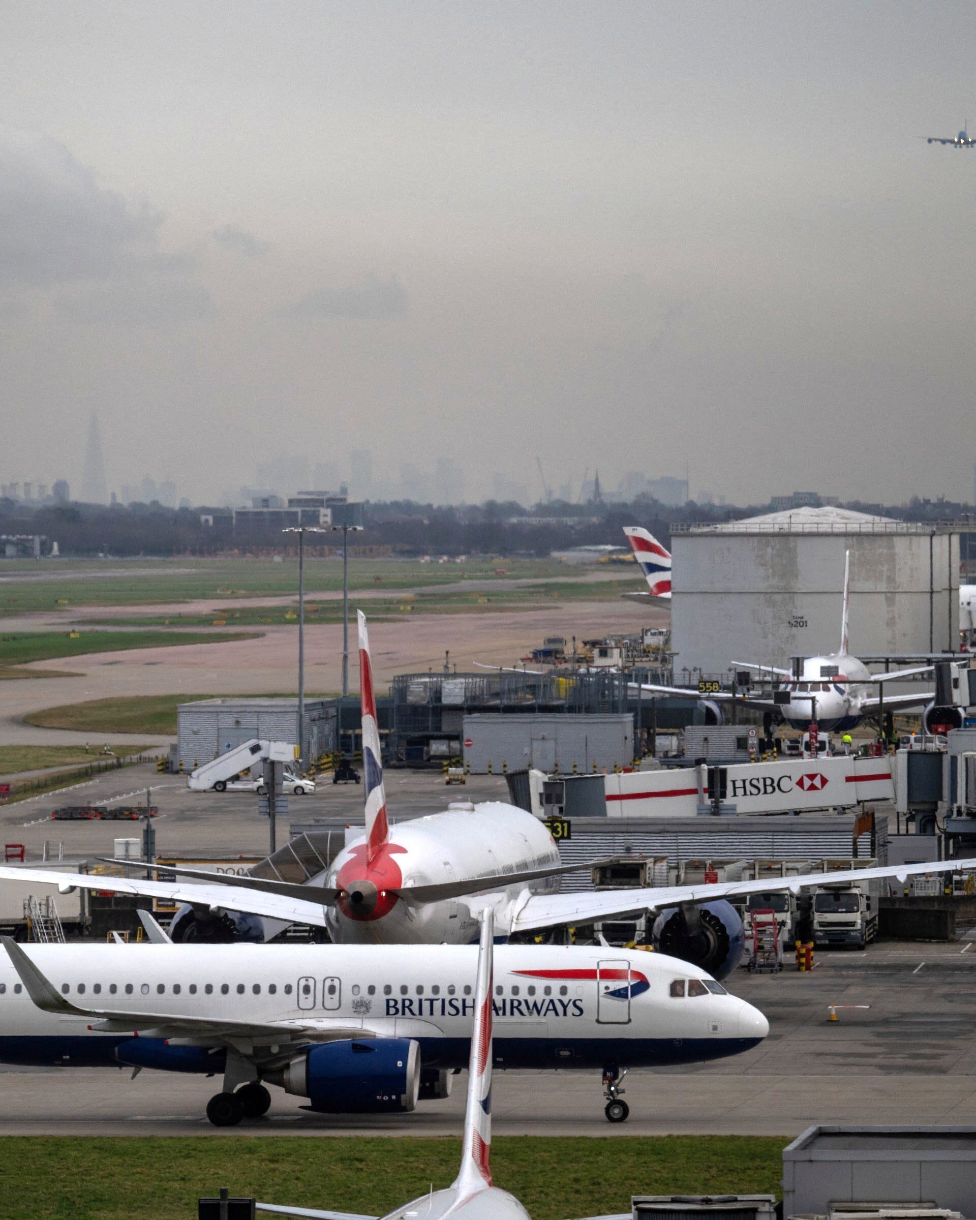 Un ciberataque paralizó los sistemas aeroportuarios de toda Europa y provocó caos en los viajes en Heathrow, Bruselas, Berlín y otros centros.