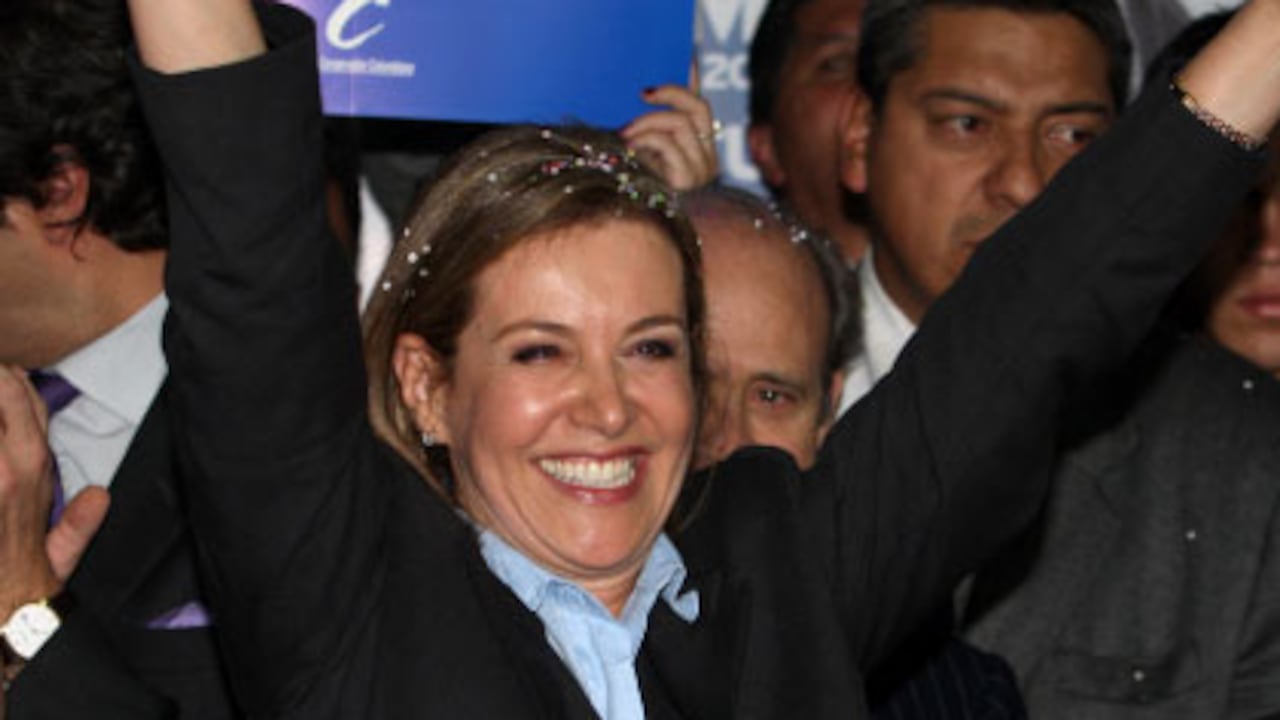 El viernes en la noche, al conocer el resultado después de cinco días de espera, Noemí Sanín celebró su victoria, anunció la continuidad de la seguridad democrática e hizo un llamado a la unidad del conservatismo epresidenciales d