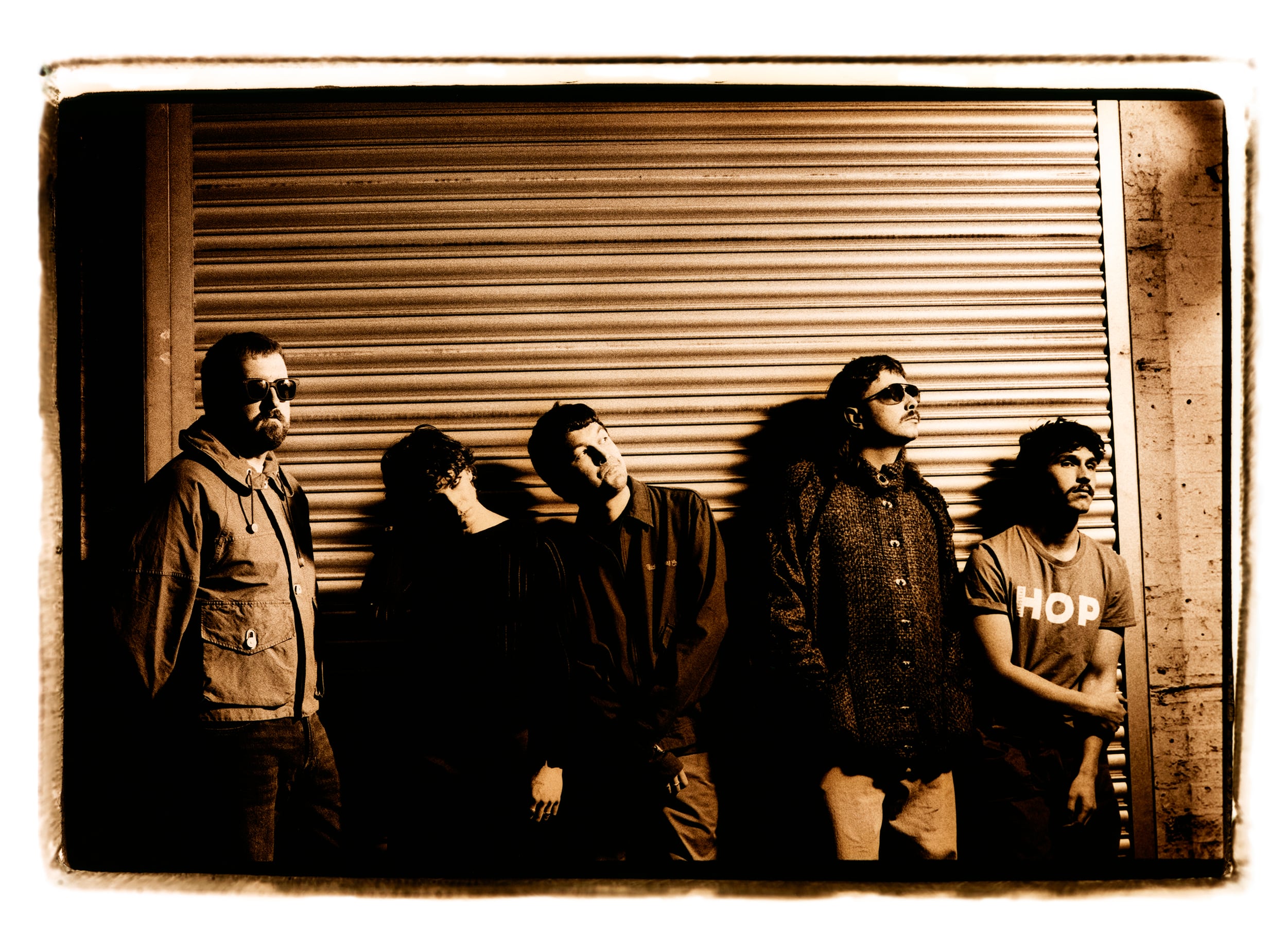 Gurriers es la unión de Pierce Callaghan (Batería); Charlie McCarthy (Bajo); Dan Hoff (Voz principal); Ben O'Neill (Guitarra y coros) y Mark MacCormack (Guitarra).