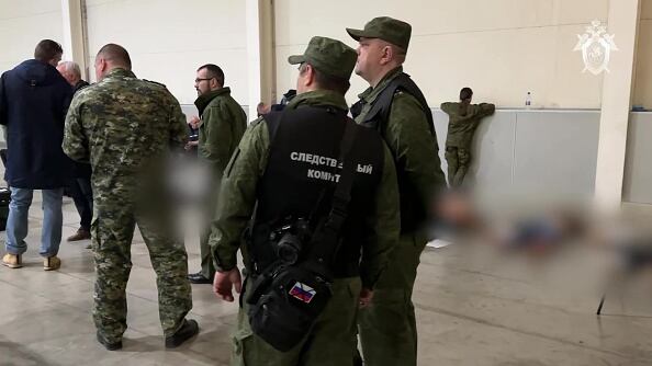 Ataque terrorista del Estado Islámico contra personas que estaban en una sala de conciertos de Moscú, en Rusia.