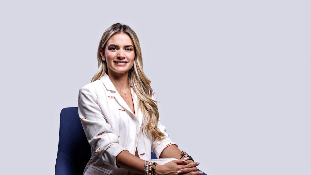 Ana Lucía Pineda.
Primera Dama.