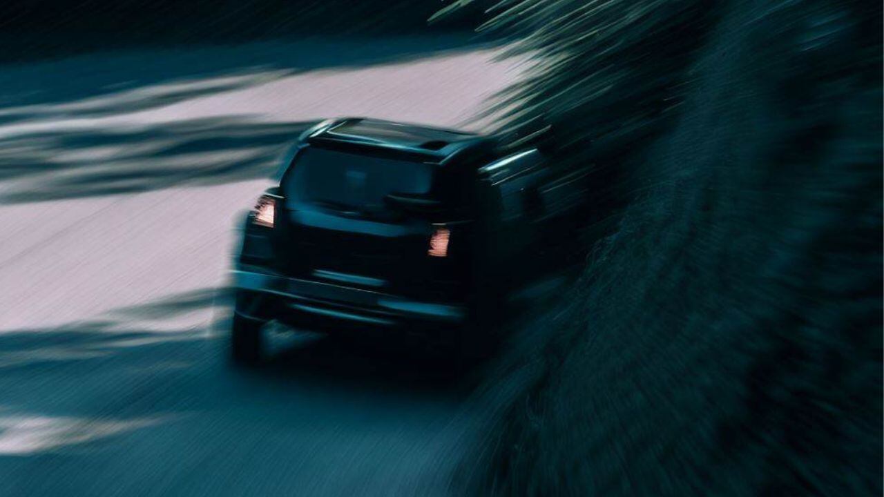 Bajar con el carro en neutro es peligroso, según expertos.