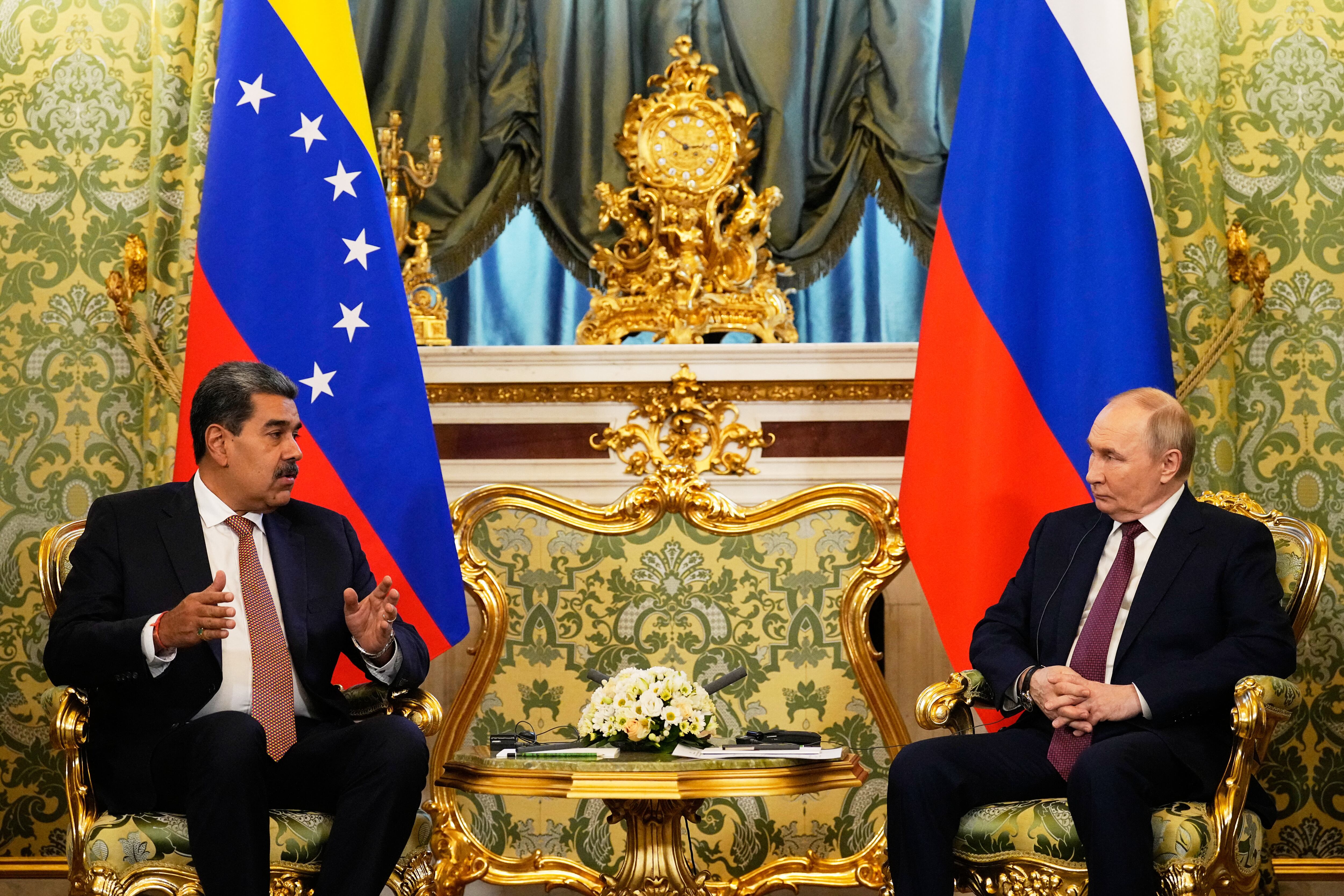 Maduro se reúne con Putin y anticipa "impulso nuevo" en relaciones con Rusia