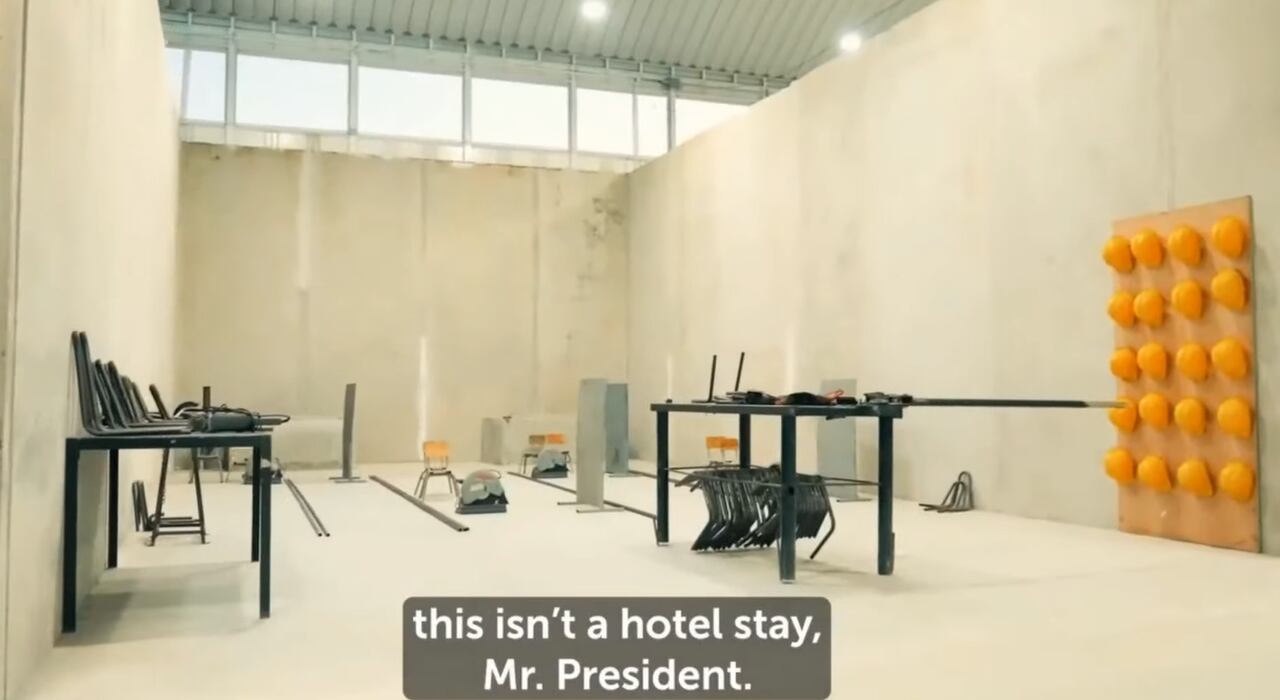 Imagen de un lugar de trabajo para los prisioneros en el Centro de Confinamiento del Terrorismo de El Salvador.