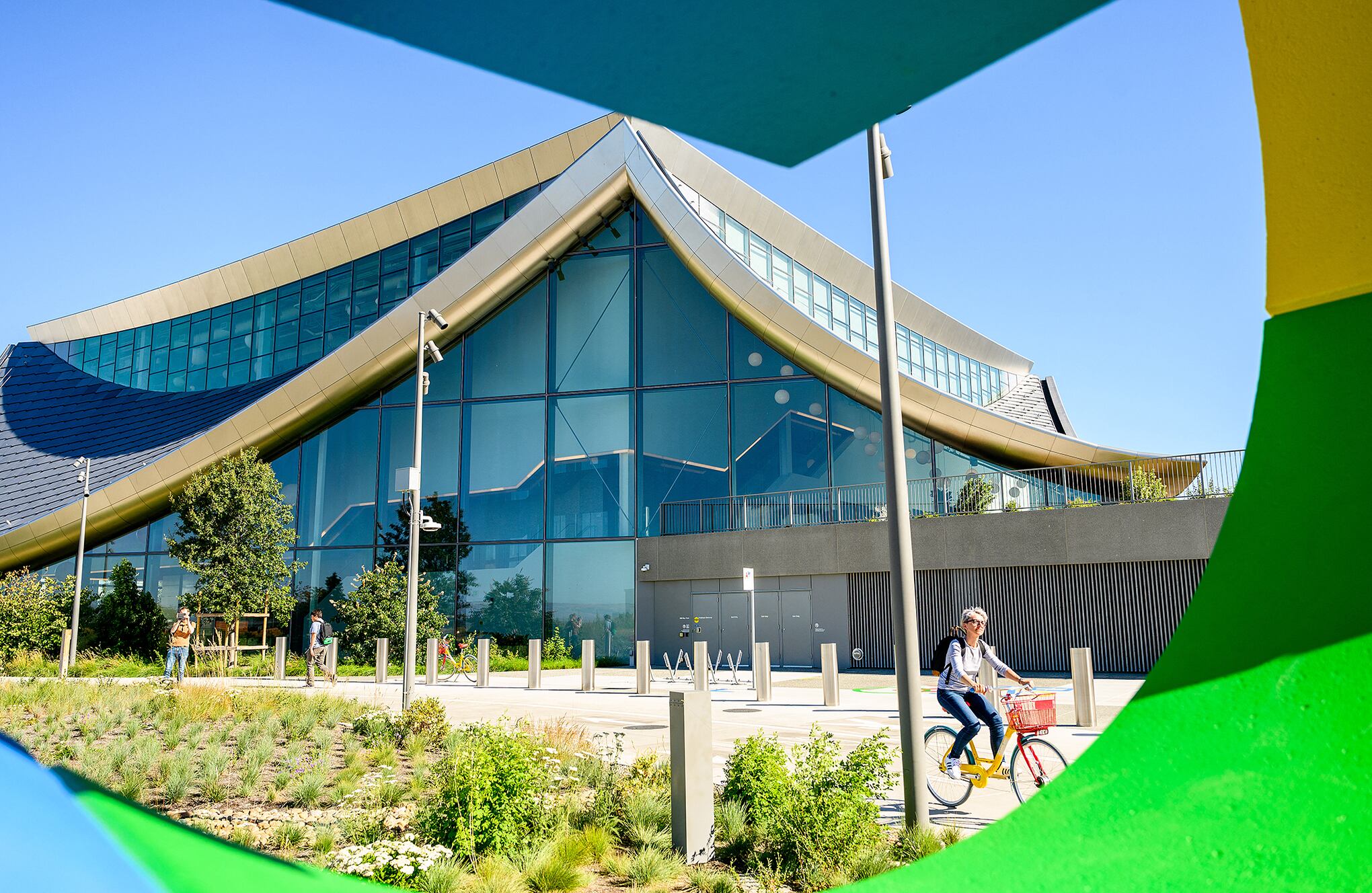 En imágenes : Google abre sus nuevas oficinas futuristas en Silicon Valley.