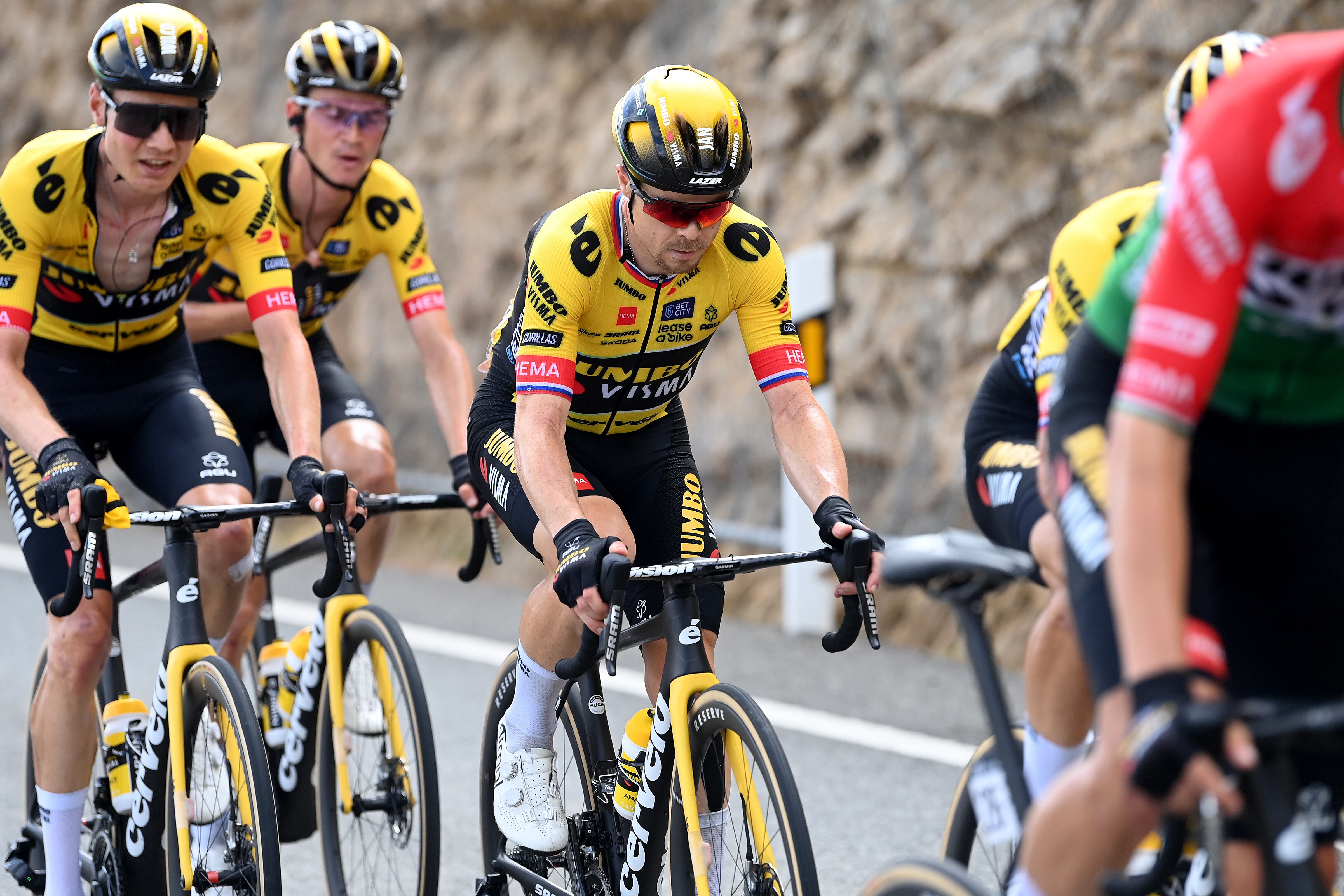 Jumbo Visma en la trepada.