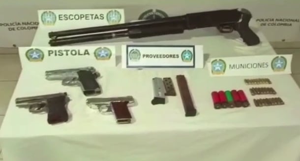 Armamento incautado a los disidentes capturados.