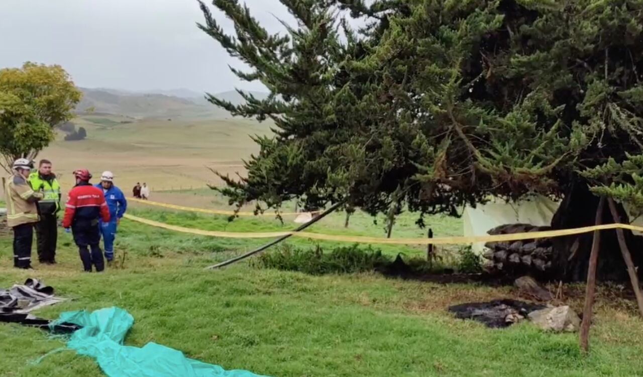 Un rayo acabó con la vida de una persona en el departamento de Boyacá. Bomberos y Policía atendieron el llamado de la ciudadanía en la población de Motavita