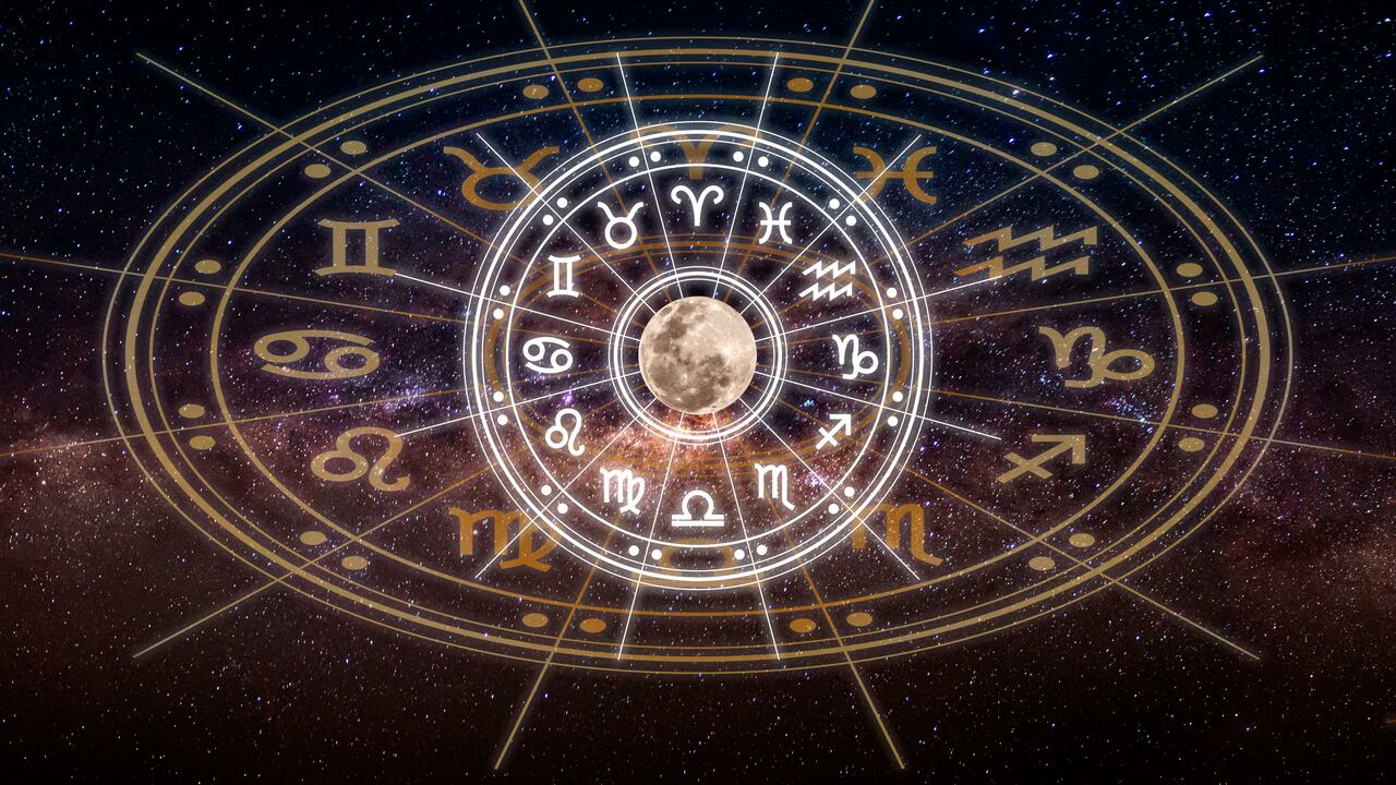 Signos zodiacales astrológicos dentro del círculo del horóscopo. Foto: Getty Images.