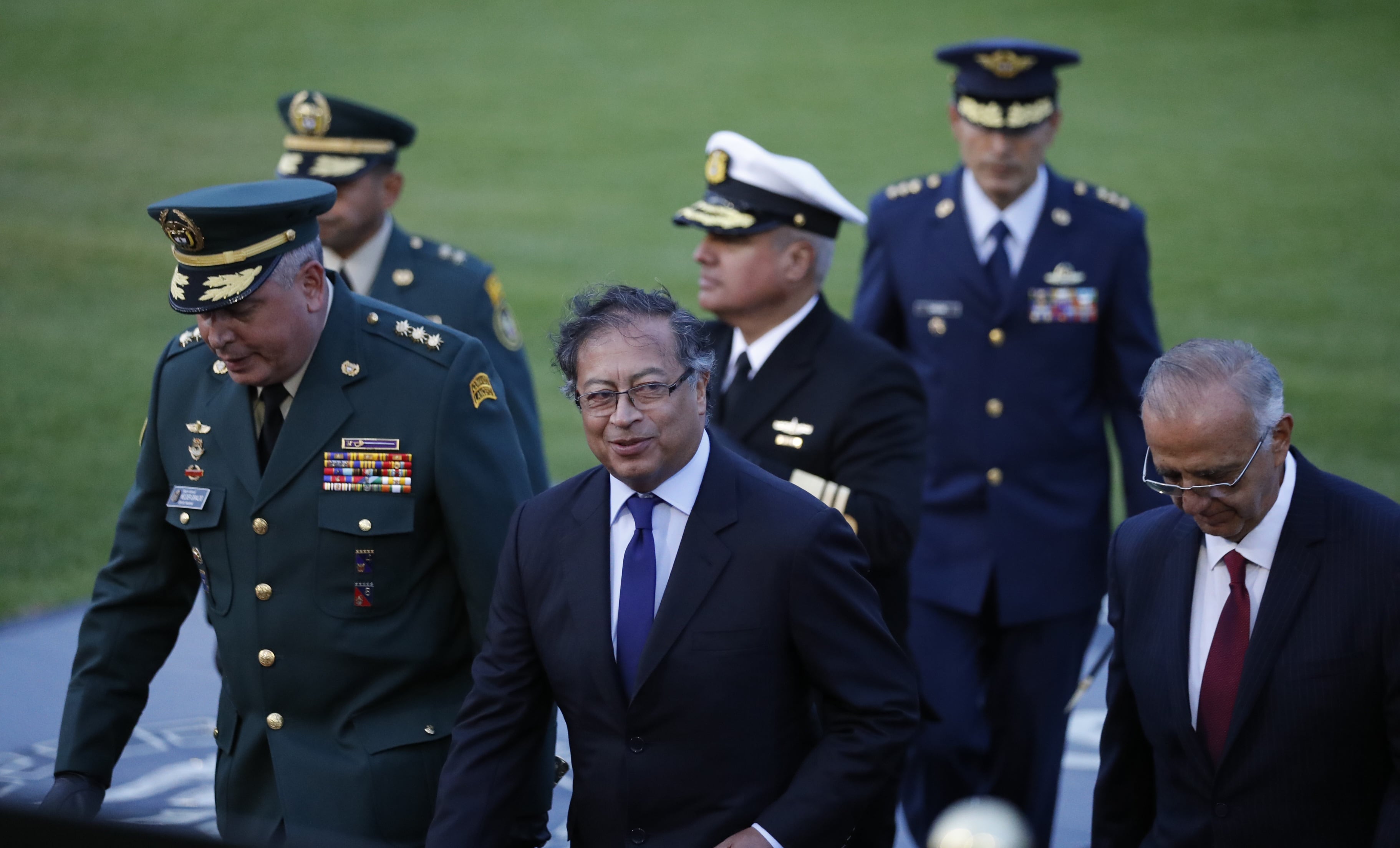 Condenar a Colombia a una guerra no merece la pena una medalla”, presidente  Petro en la posesión de la nueva cúpula militar