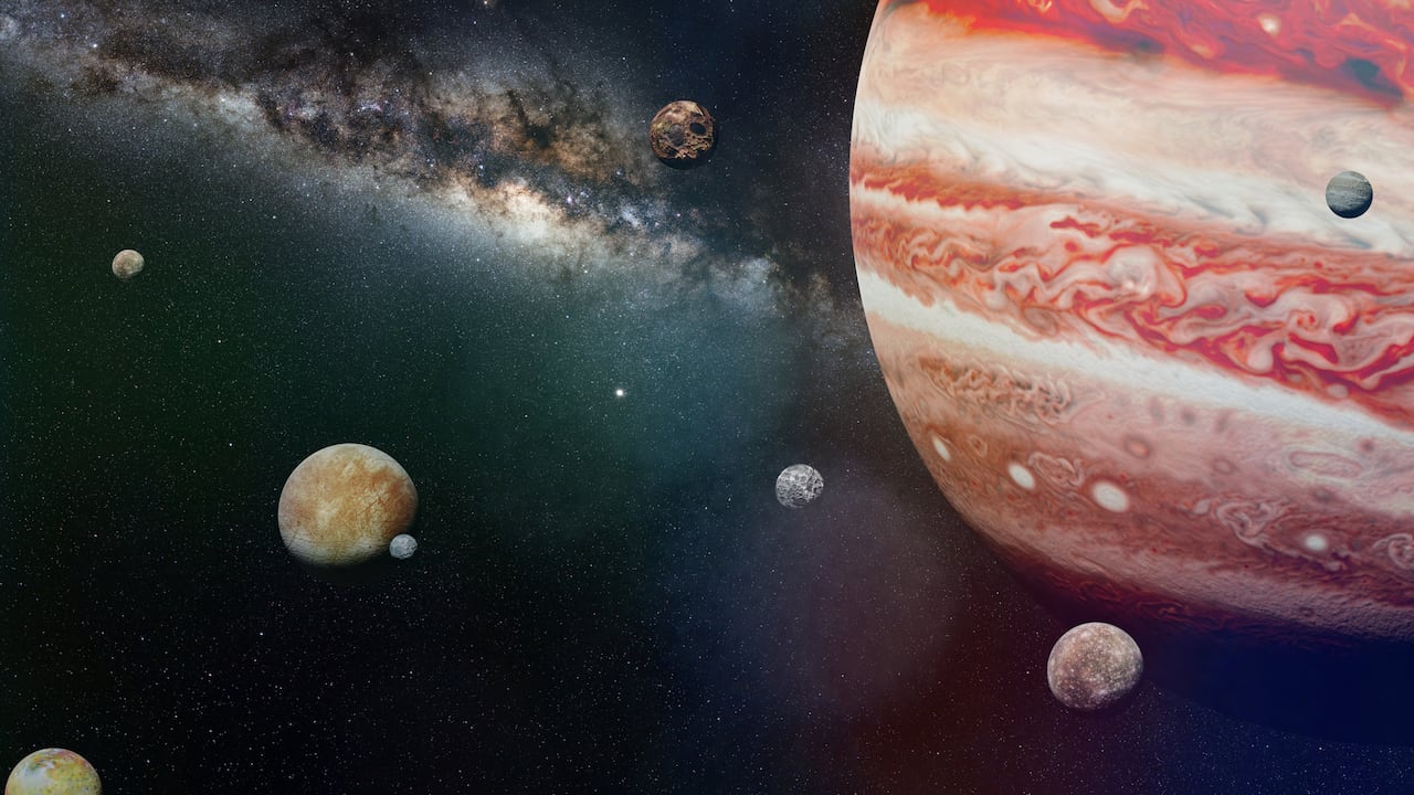 La Nasa reveló imágenes inéditas del resplandor polar en Júpiter, de enorme energía.