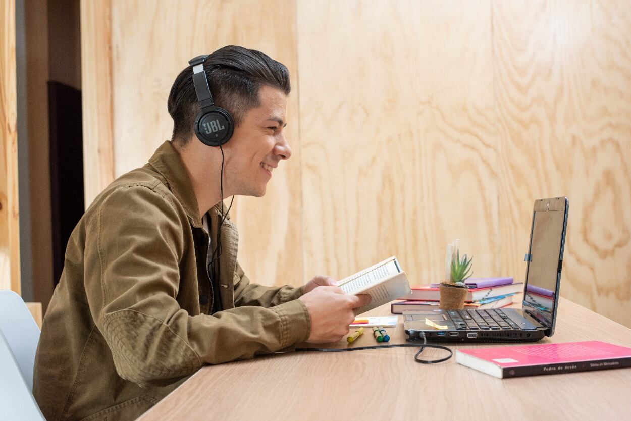 La covid-19 hizo que en Colombia se incrementaran en 71 por ciento el número de personas que trabajan desde sus casas.