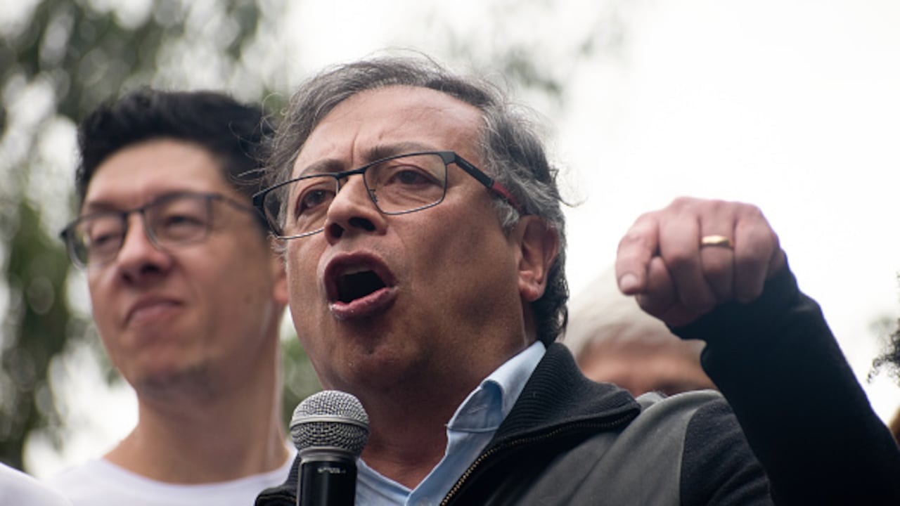 Gustavo Petro causó polémica al citar la reciente canción de Shakira.