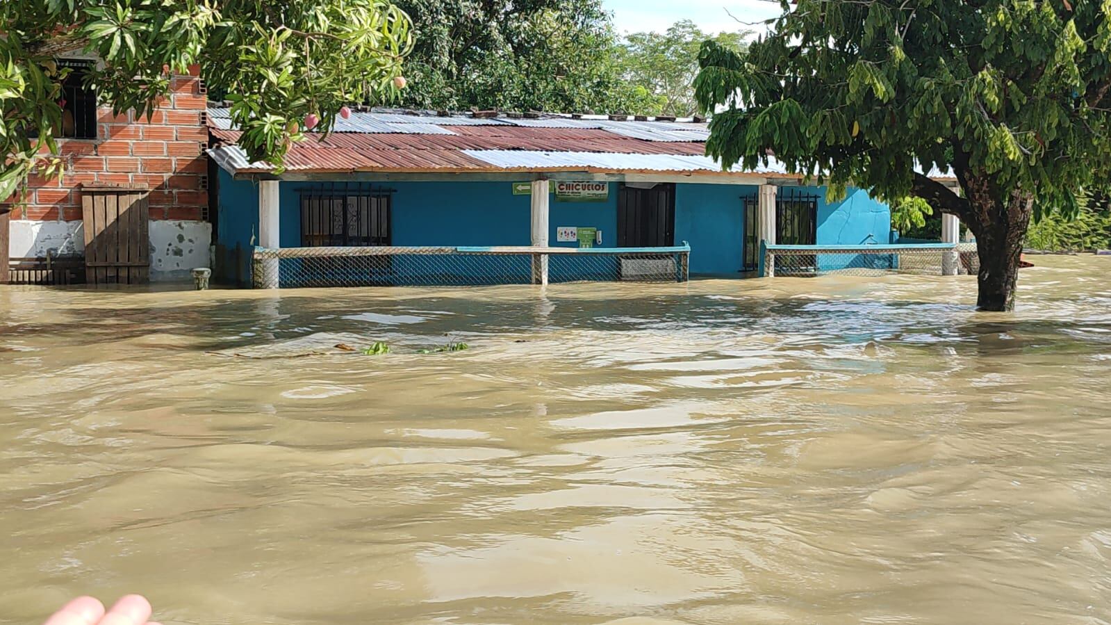 En Caucasia 750 familias están afectadas por el desbordamiento del río Cauca.