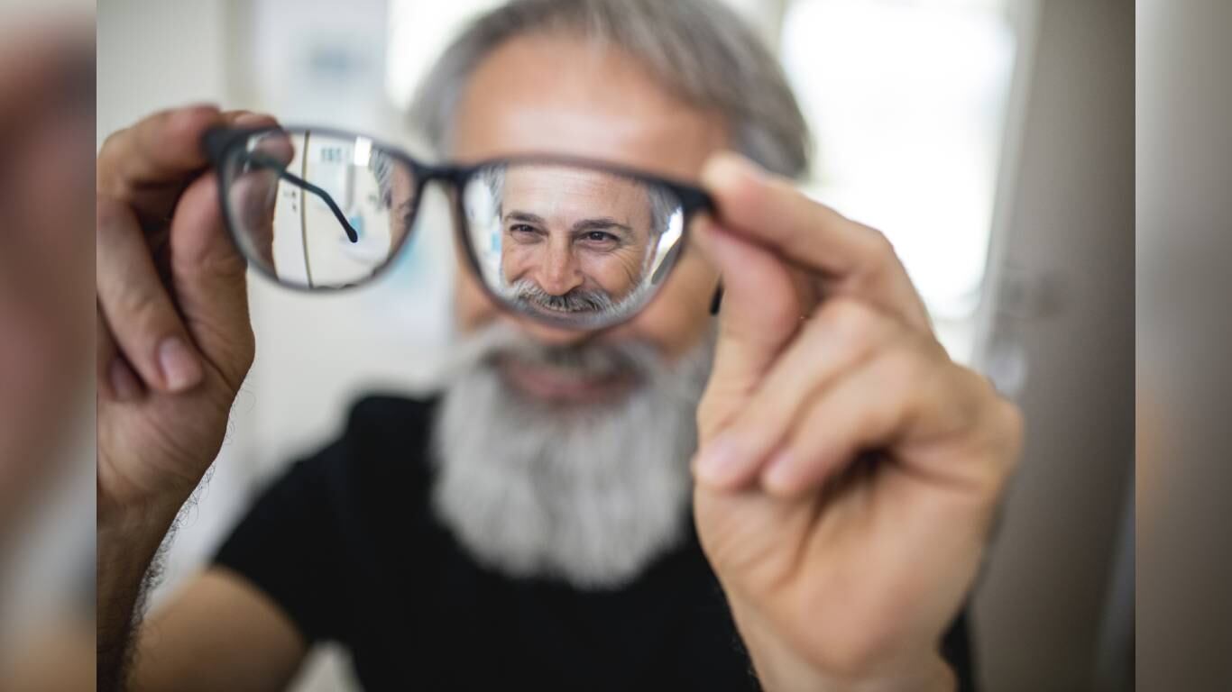 La alimentación también juega un papel importante en la salud visual. Foto: Getty images.