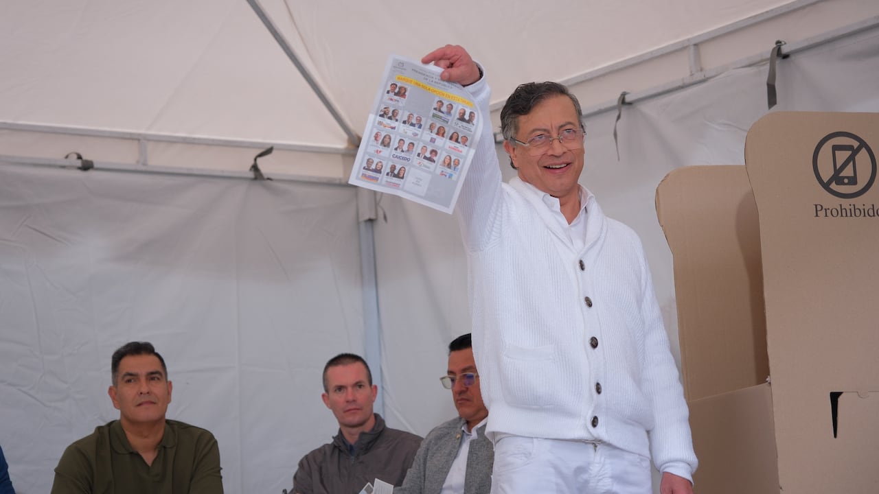 El presidente, Gustavo Petro publicó un extenso mensaje en el que cuestionaba los resultados de la primera vuelta.