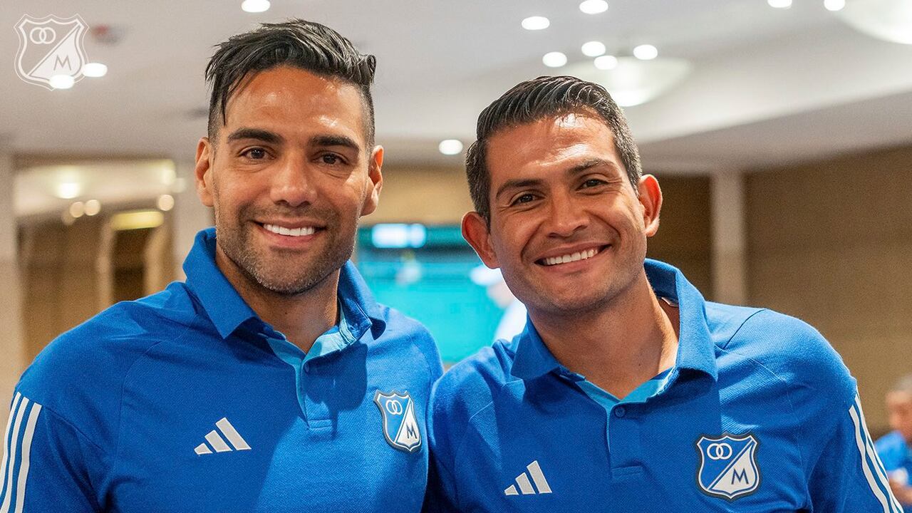 Radamel Falcao (izquierda) con Macalister Silva (derecha) en la concentración de Millonarios.
