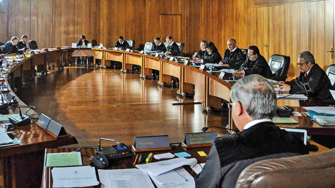 Francisco Acuña Vizcaya es el presidente encargado mientras las salas se ponen de acuerdo y escogen un sucesor.