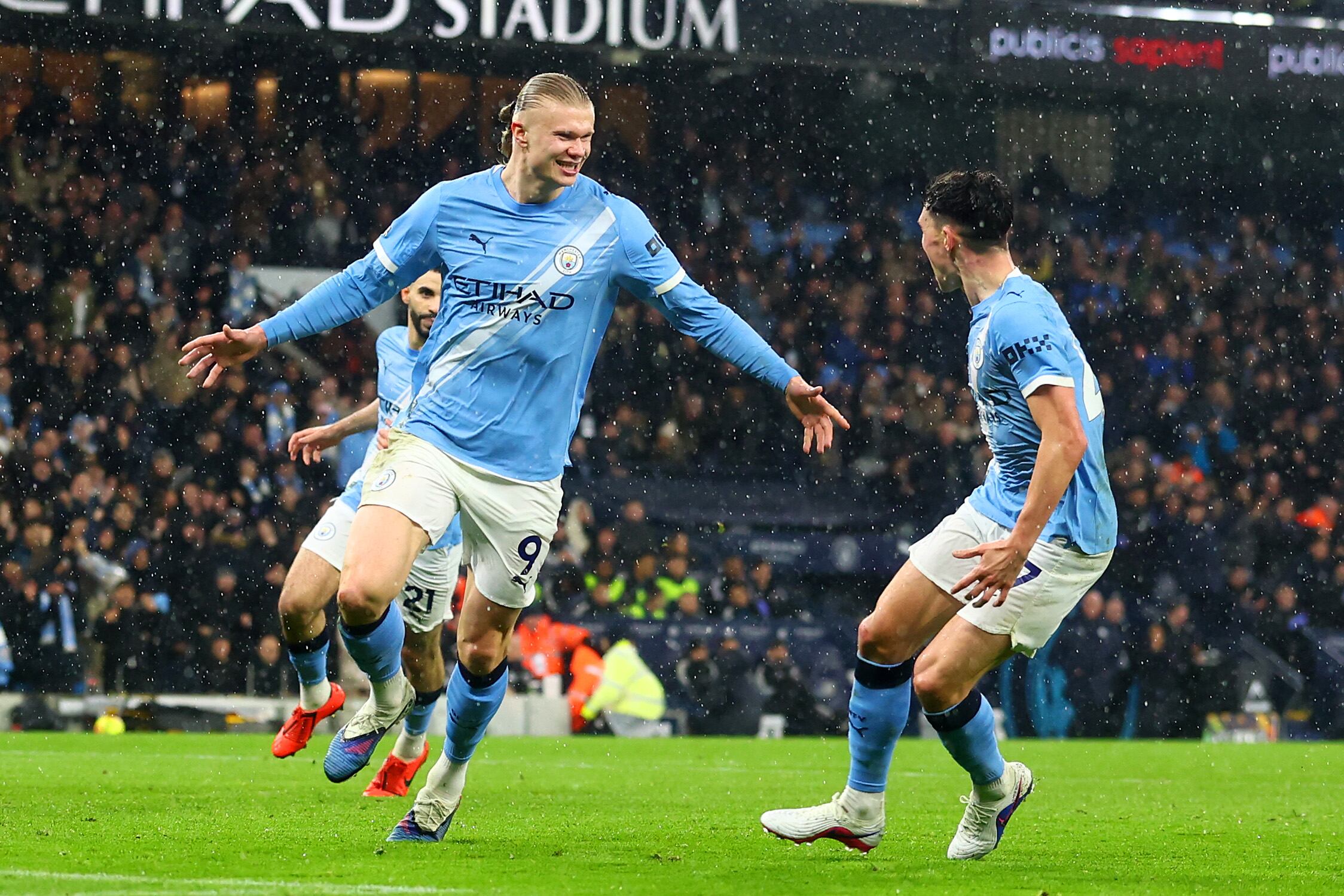 Erling Haaland celebra el gol ante Fulham.