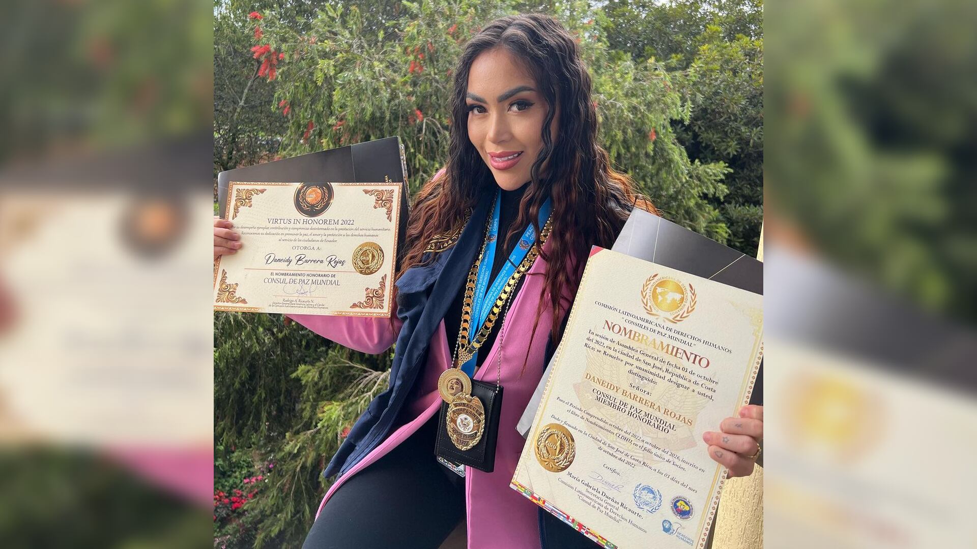 Epa Colombia muestra orgullosa su condecoración. Foto: Instagram @epa_colombia.