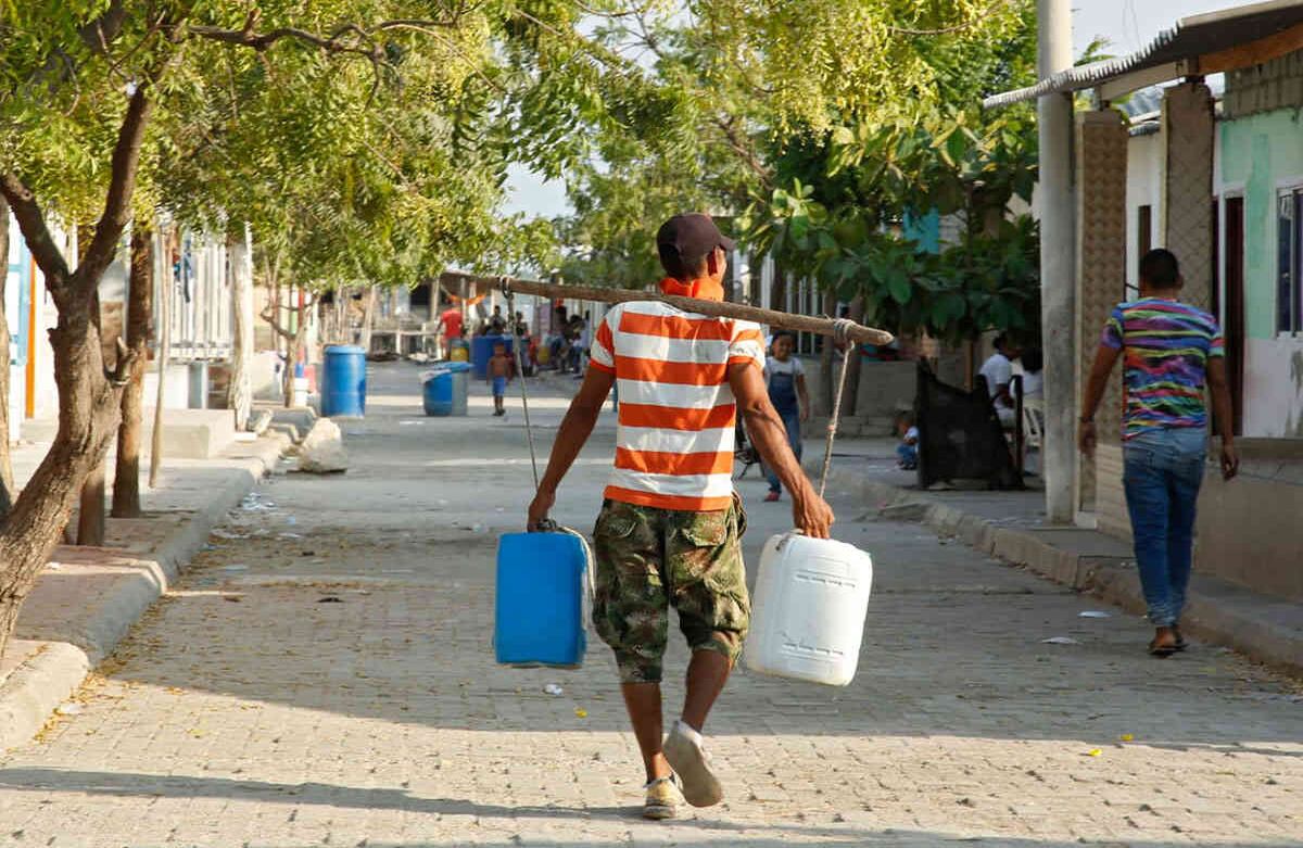 La situación en Tasajera y en la Ciénaga Grande de Santa Marta no da tregua. El accidente del camión cisterna solo fue una mínima parte de la gravísima problemática que viven más de 30.000 habitantes de esta zona, en donde los años de bonanza pesquera ahora son solo un recuerdo. Foto: Guillermo Torres/SEMANA