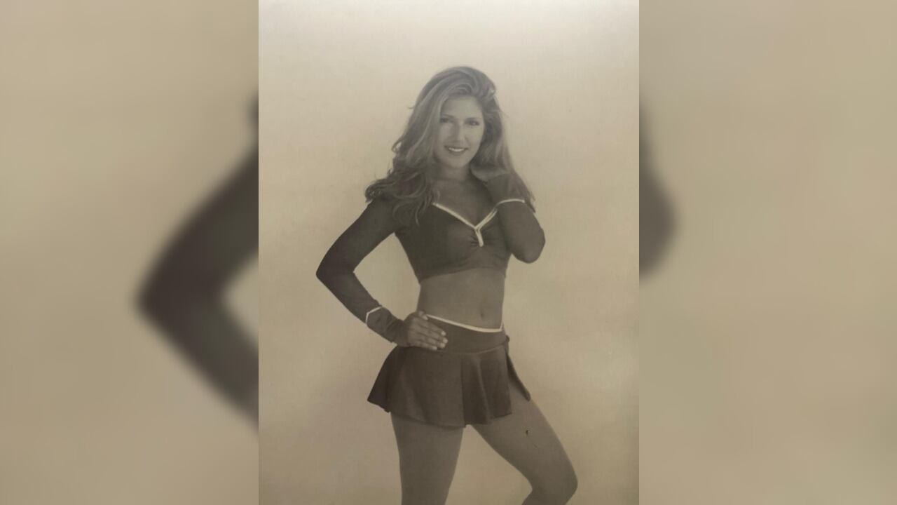 Jeanette Dousdebes Rubio, esposa de Marco Rubio (secretario de Estado de Estados Unidos), cuando fue porrista de los Miami Dolphins, equipo de la NFL