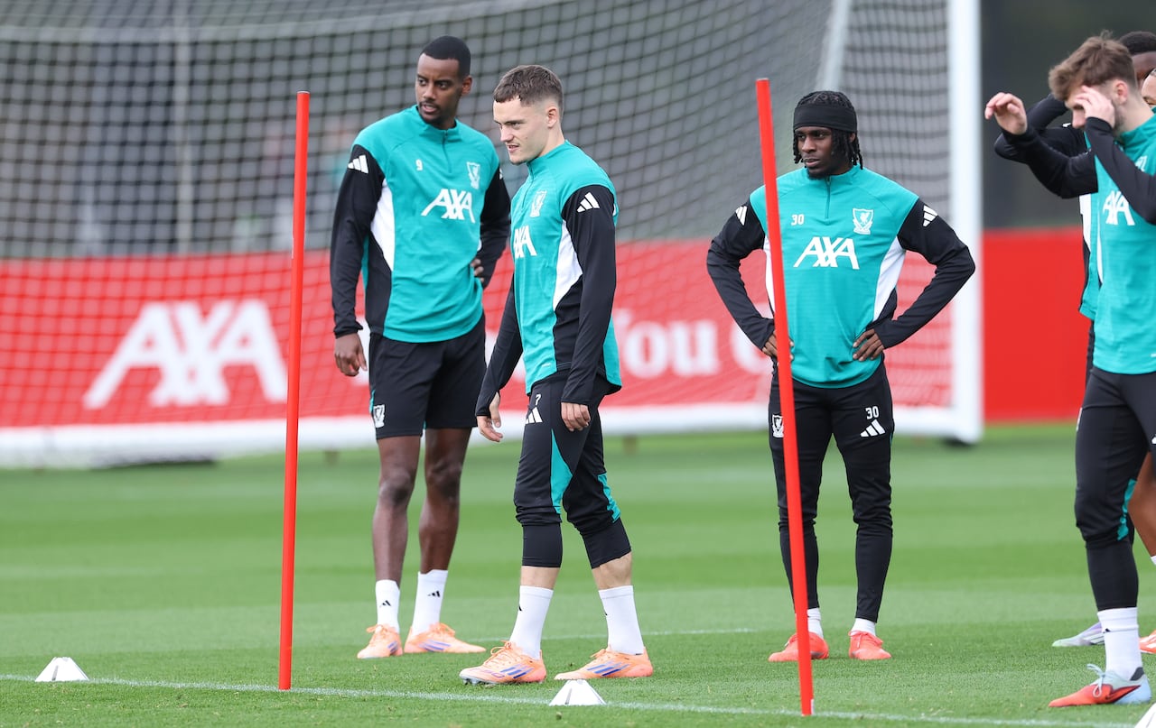 Florian Wirtz y Alexander Isak durante un entrenamiento del Liverpool.