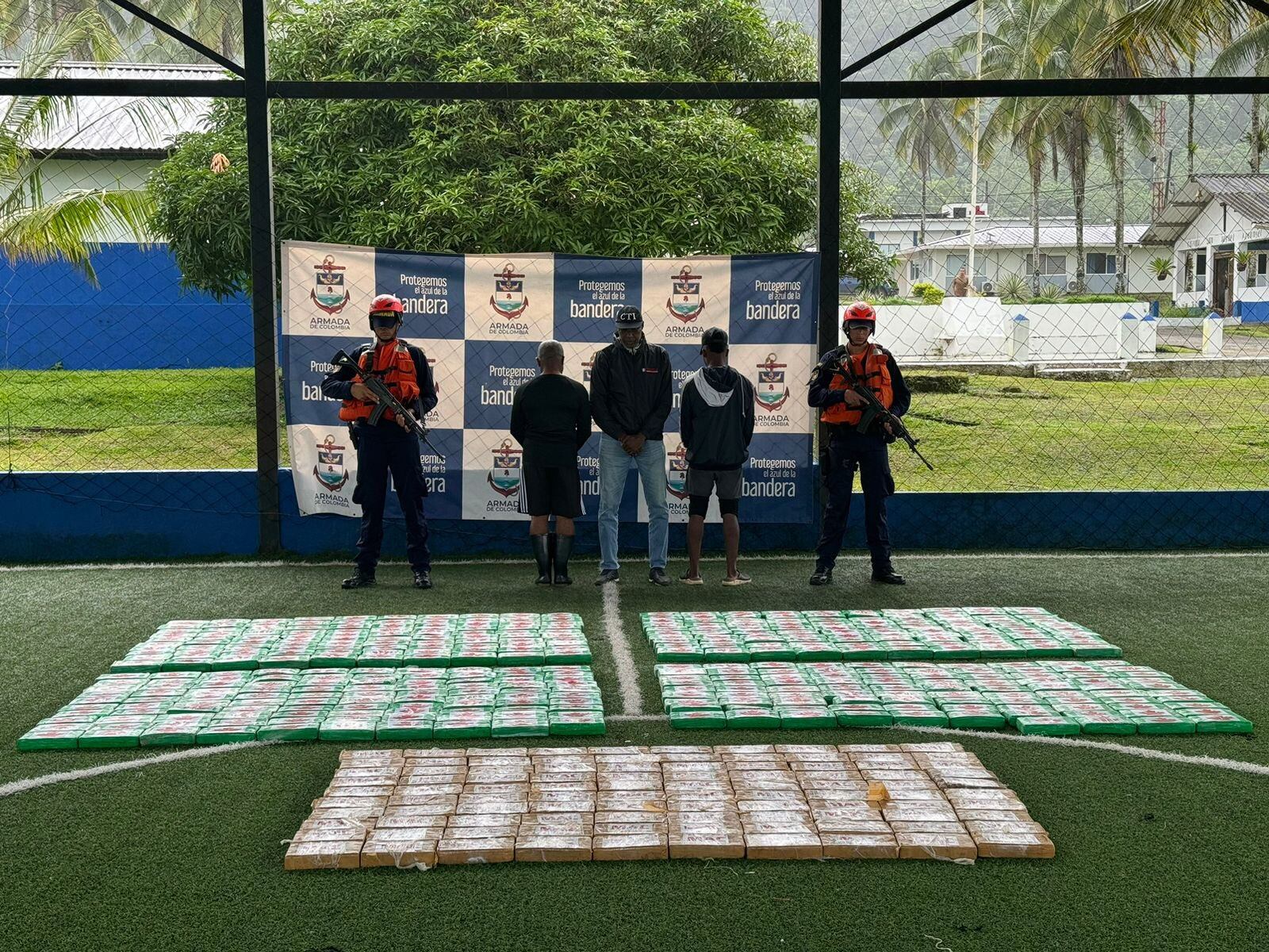 La Armada de Colombia incautó en aguas del Pacífico 1.543 kilos de estupefacientes.