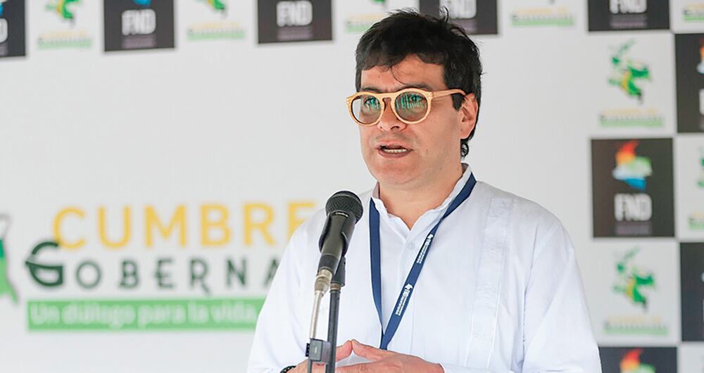 El alto comisionado para la paz, Danilo Rueda, gastará 189 millones diarios en evento que dura 53 días. 