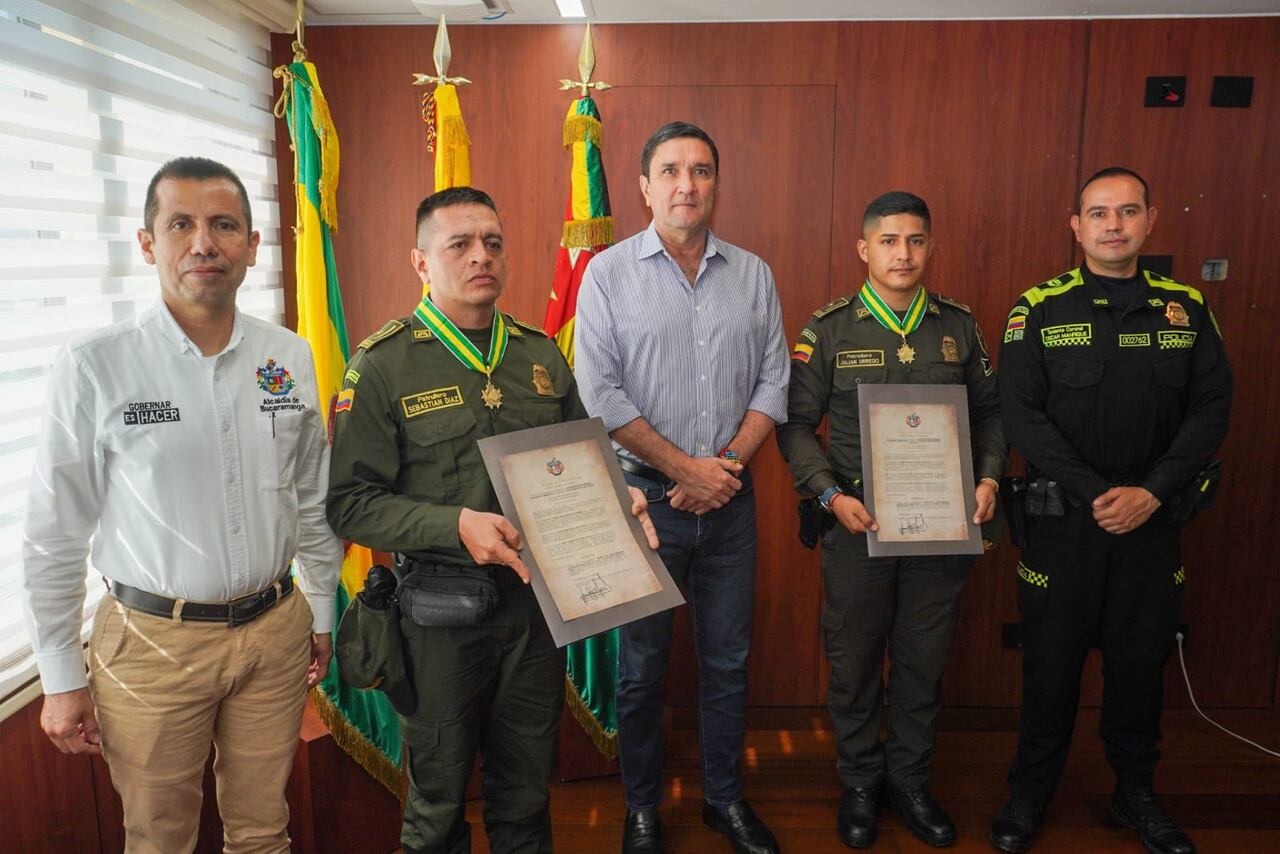 Los patrulleros auxiliaron a una niña de tres años en el barrio Girardot.