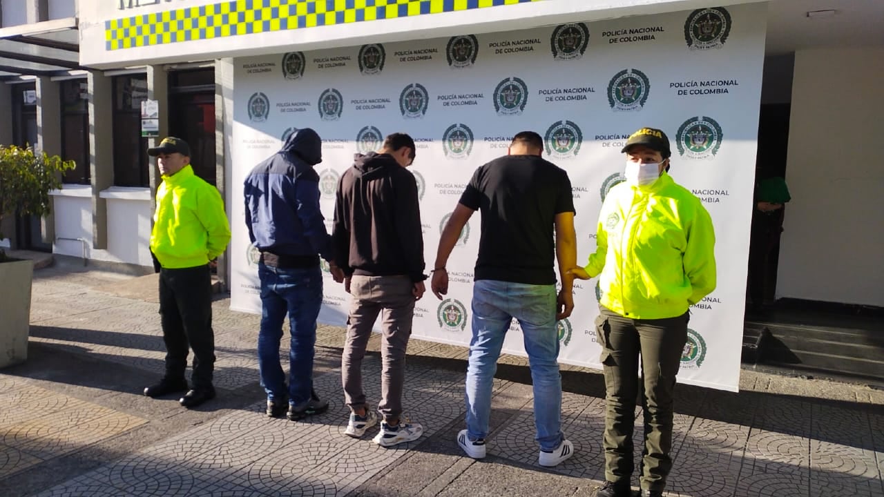 Los tres individuos detenidos son conocidos con los alias de Richard, El Tigre y Máscara.