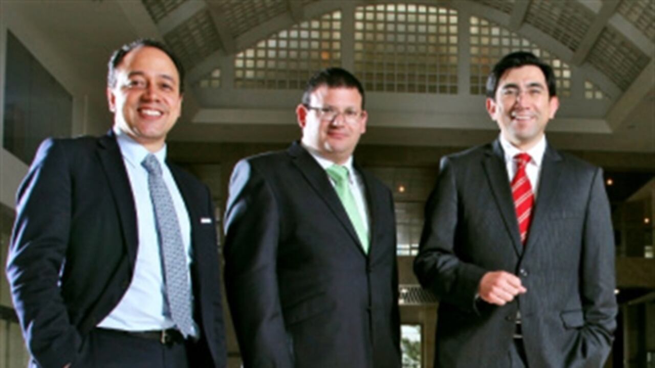 Jaime Andrés Estrada, representante del Gobierno;
Alfredo Sabbagh, representante de las universidades, y Diego Molano, ministro de las Tecnologías de la Información y las Comunicaciones.