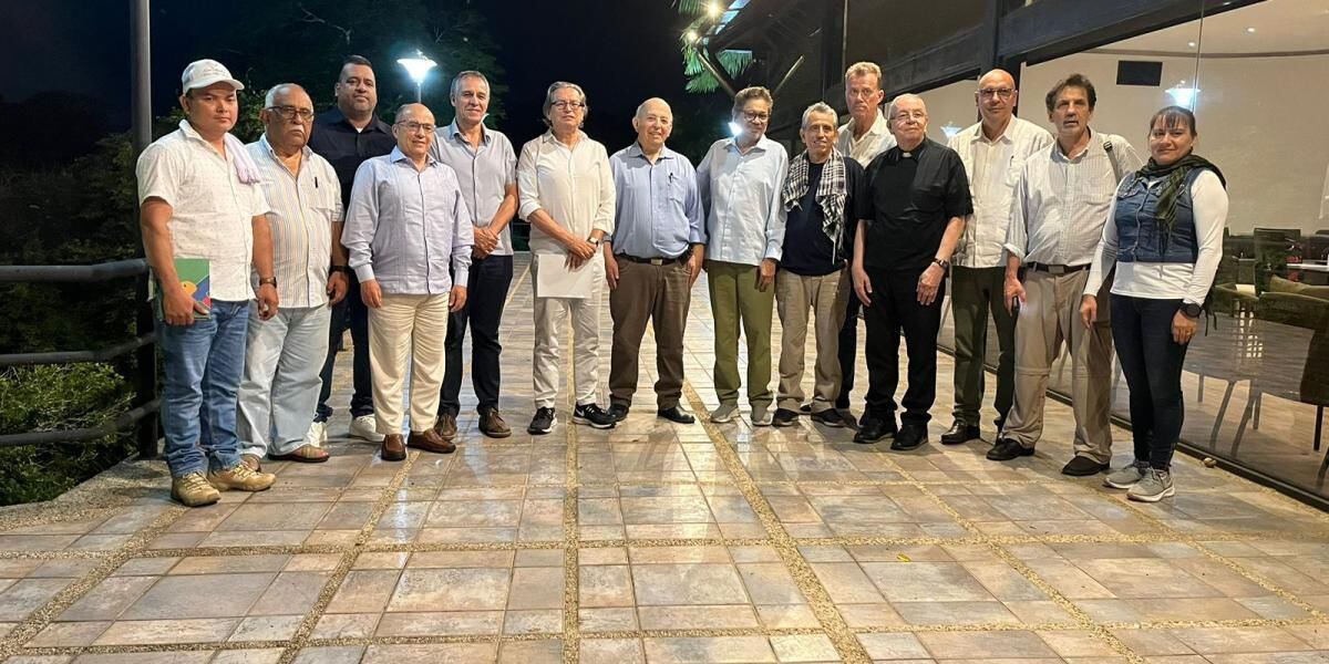 Reunión en Caracas (Venezuela) entre delegados del Gobierno Petro y la Segunda Marquetalia. Asistieron integrantes de Cuba, Venezuela, Iglesia Católica y organismos internacionales.