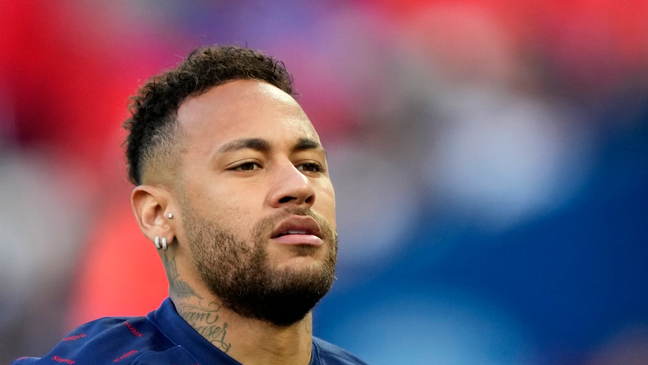 Neymar sacó a relucir los títulos ganados con Santos, Barcelona y PSG