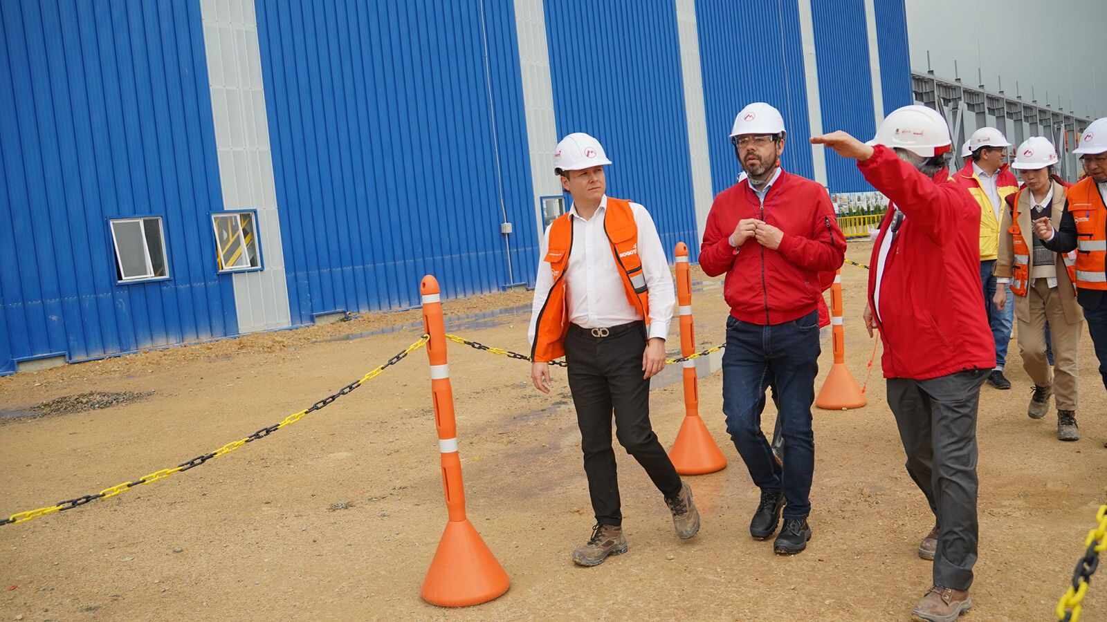 El alcalde electo Carlos Fernando Galán visitando las obras del patio taller del Metro de Bogotá