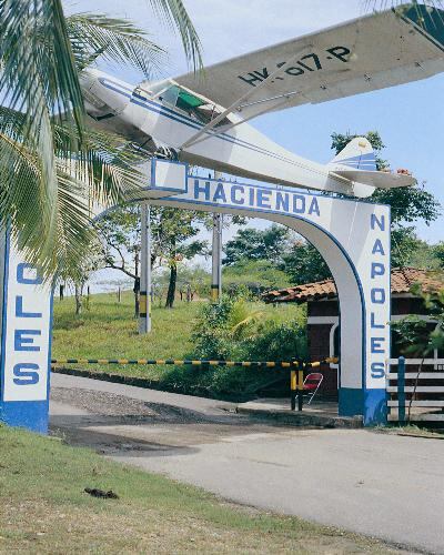 'Hacienda Napoles': Antioquia – Colombia. Reconocida por ser la hacienda de Pablo Escobar, el capo del narcotráfico más reconocido en el mundo. Todo tipo de animales salvajes y elementos de la vida del capo. 