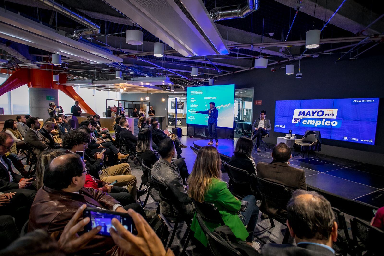 La alcaldesa Claudia López destacó la importancia de los empresarios en Bogotá.