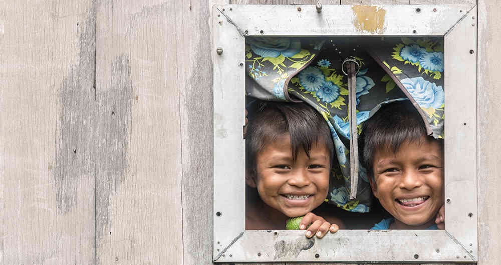 En el Cañón de Araracuara, en Caquetá, la vida en comunidad garantiza felicidad a los niños muinanes.